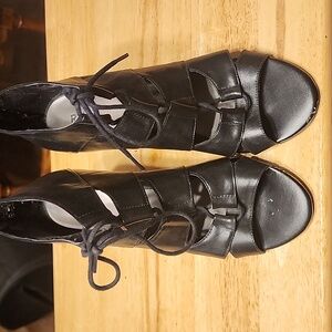 ‼️50%Bundles‼️ REBA MCENTIRE Shoes S5